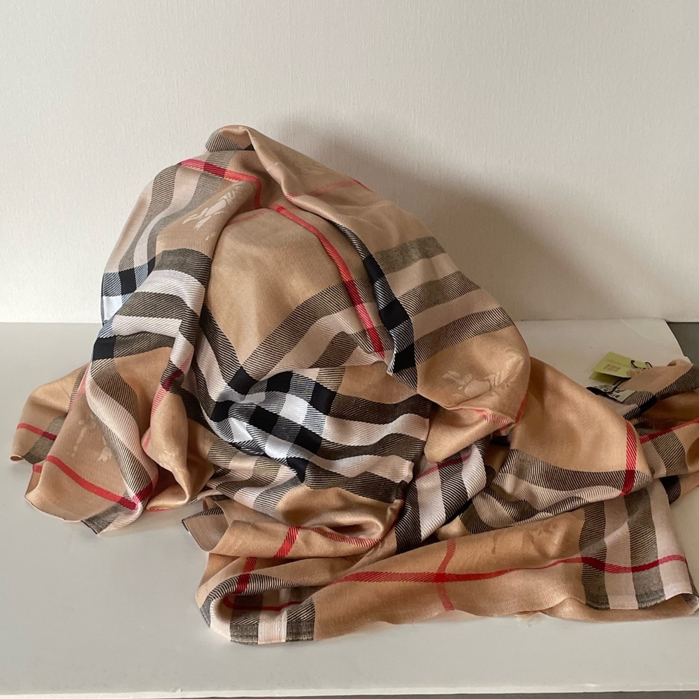 Burberry 100% cashmere scarf